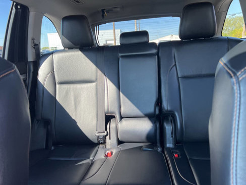 Used 2019 Toyota Highlander XLE image 28
