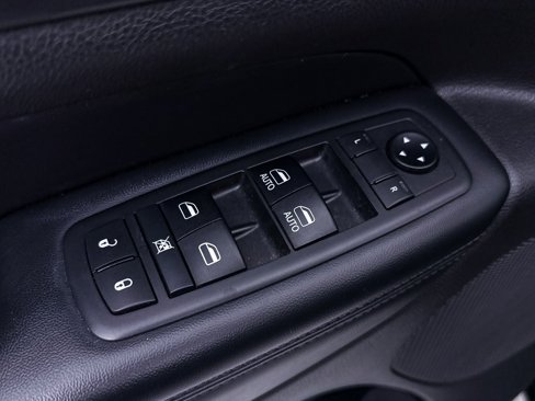 Used 2019 Jeep Grand Cherokee Altitude image 16
