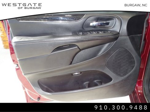 Used 2017 Dodge Grand Caravan SE image 10