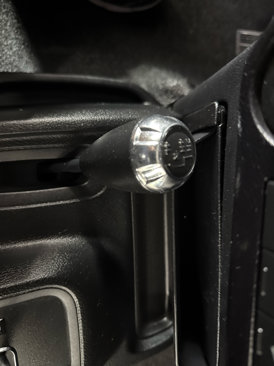 Used 2016 Jeep Wrangler Rubicon w/ Power Convenience Group image 21
