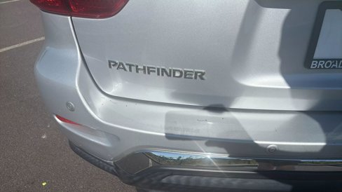 Used 2018 Nissan Pathfinder SL image 11