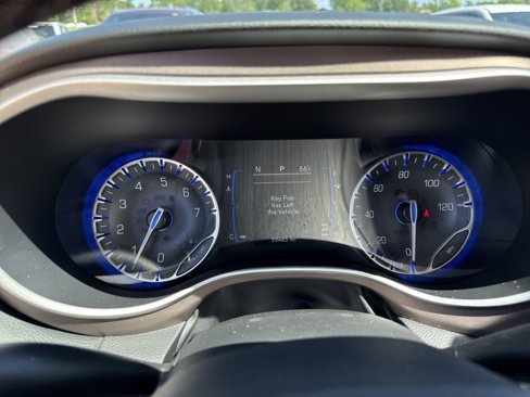 Used 2023 Chrysler Voyager LX image 18