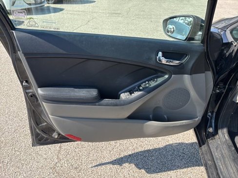 Used 2016 Kia Forte LX image 11