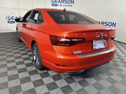 Used 2019 Volkswagen Jetta R-Line image 10