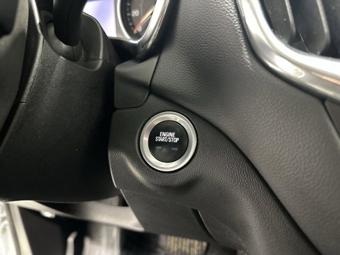 Used 2019 Chevrolet Equinox LT image 17