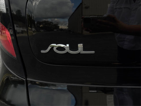 Used 2016 Kia Soul + image 23