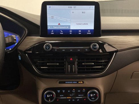 Used 2020 Ford Escape Titanium image 8