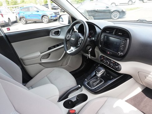 Used 2022 Kia Soul LX image 24