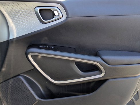 Used 2022 Kia Soul LX w/ Technology Package image 30