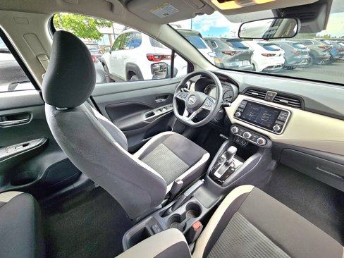 Used 2021 Nissan Versa SV image 9