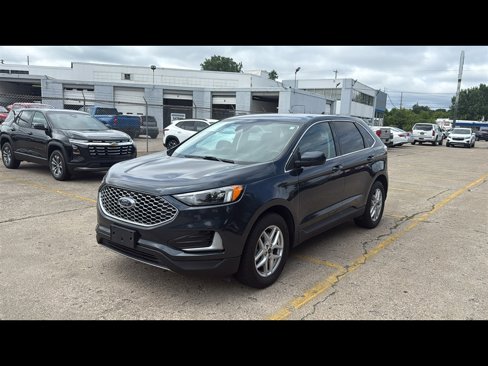 Used 2023 Ford Edge SEL image 2