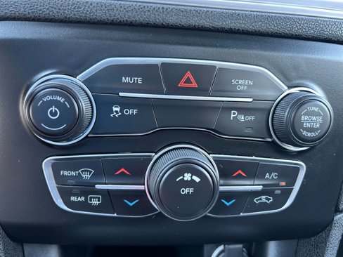 Used 2023 Dodge Charger SXT image 28