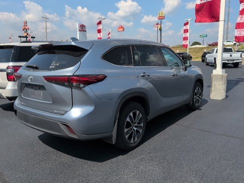 Used 2021 Toyota Highlander XLE image 10