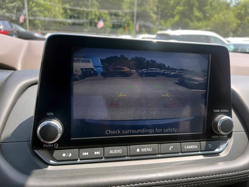 Used 2023 Nissan Rogue SV image 27