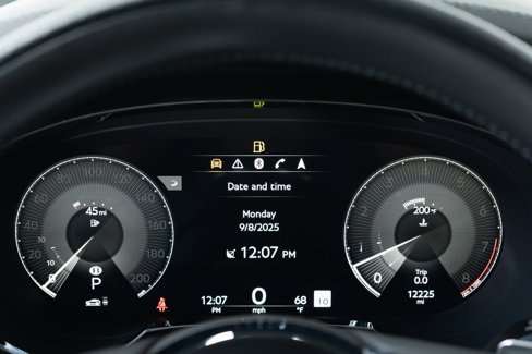 Certified 2023 Bentley Bentayga image 38
