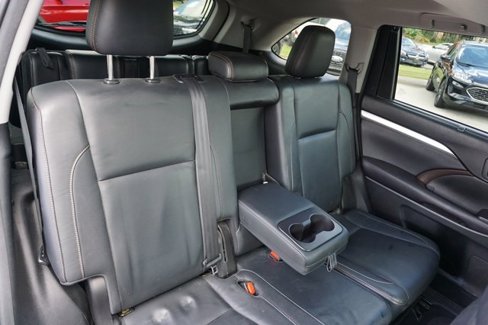Used 2017 Toyota Highlander FWD V6 image 16