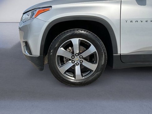 Used 2020 Chevrolet Traverse LT w/ LT Premium Package image 37
