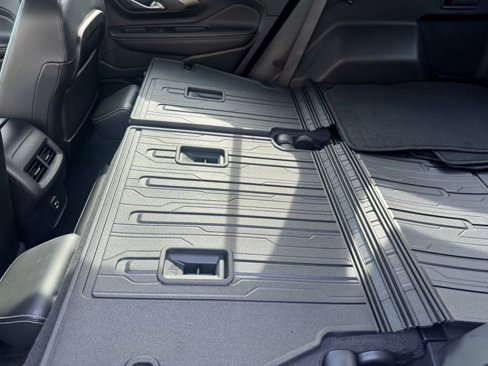 Used 2022 GMC Terrain SLT w/ Infotainment Package II image 27