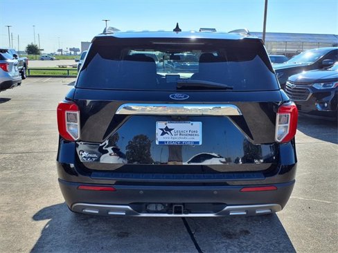 Used 2022 Ford Explorer XLT w/ Equipment Group 202A image 27