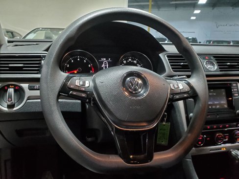 Used 2017 Volkswagen Passat 1.8T S image 27