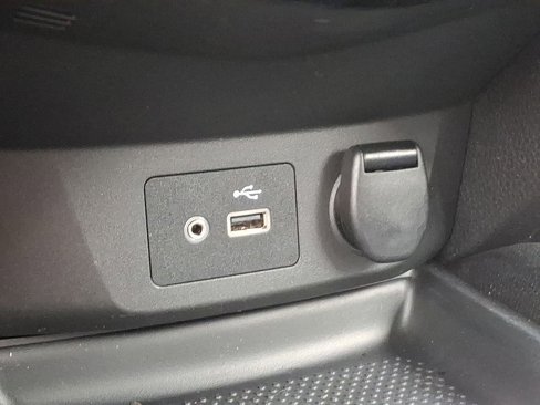 Used 2019 Nissan Rogue SV image 25