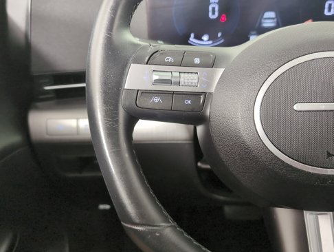 Used 2024 Hyundai Kona SEL image 17
