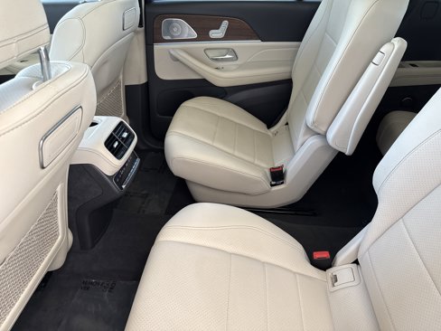 Used 2020 Mercedes-Benz GLS 450 4MATIC image 33