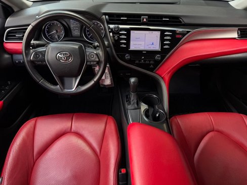 Certified 2020 Toyota Camry SE image 11