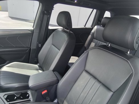 Used 2024 Volkswagen Tiguan SE R-Line image 19