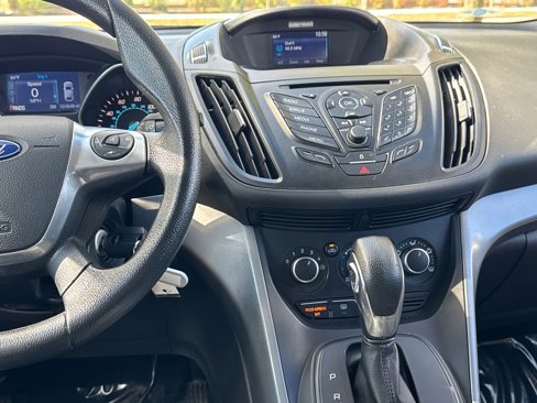 Used 2015 Ford Escape SE image 18