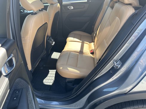 Used 2019 Volvo XC40 T5 Momentum image 21