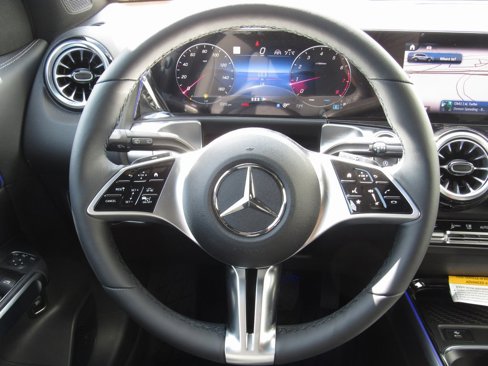 New 2025 Mercedes-Benz GLB 250 4MATIC image 26
