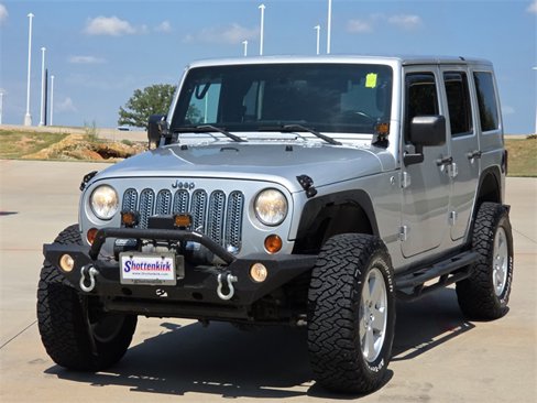 Used 2012 Jeep Wrangler Unlimited Sahara w/ Connectivity Group image 3