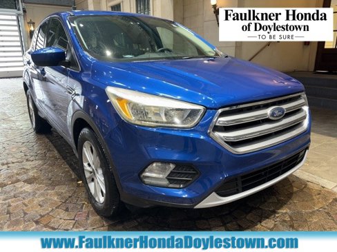 Used 2017 Ford Escape SE image 1