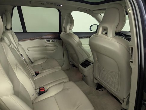 Used 2016 Volvo XC90 T6 Momentum w/ Momentum Plus Package image 21