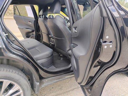 Used 2023 Toyota Venza XLE image 10
