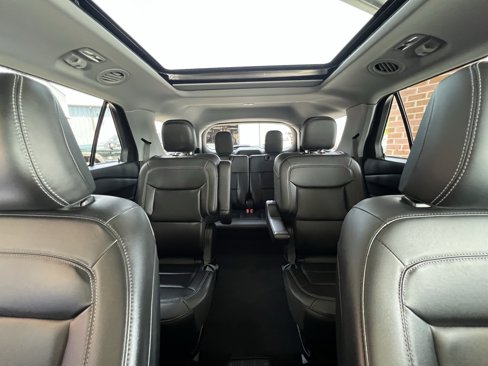 Used 2022 Ford Explorer XLT w/ Equipment Group 202A image 13