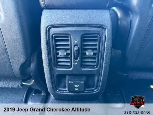 Used 2019 Jeep Grand Cherokee Altitude image 36