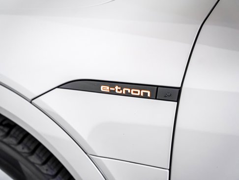 Used 2022 Audi e-tron Prestige w/ Prestige Package image 8