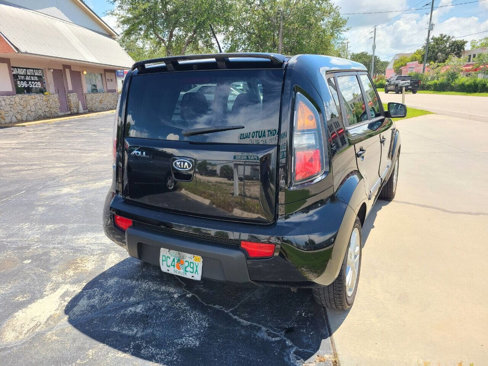 Used 2011 Kia Soul + image 6
