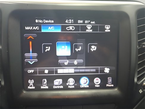 Used 2015 Jeep Cherokee Trailhawk w/ Cold Weather Group image 22