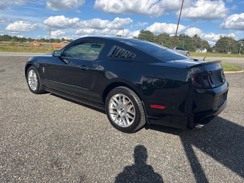 Used 2013 Ford Mustang Premium image 12