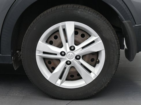 Used 2019 Nissan Kicks S image 16