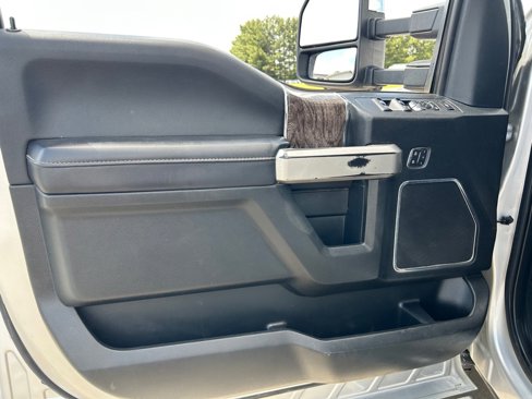 Used 2019 Ford F250 Lariat w/ Chrome Package image 10