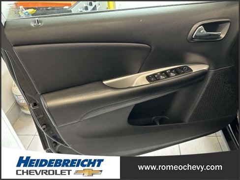 Used 2018 Dodge Journey SE image 16