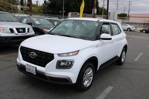 Used 2021 Hyundai Venue SE image 3