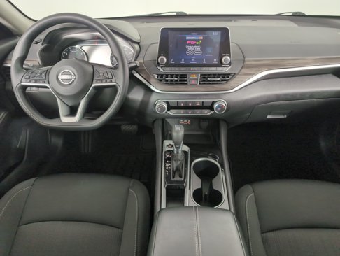 Used 2024 Nissan Altima 2.5 SV image 4