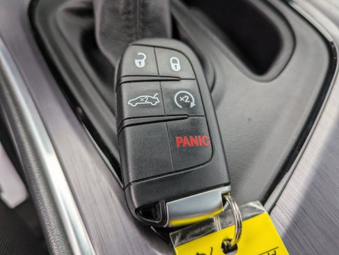 Used 2017 Dodge Challenger R/T image 22