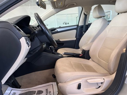 Used 2014 Volkswagen Jetta SE image 11