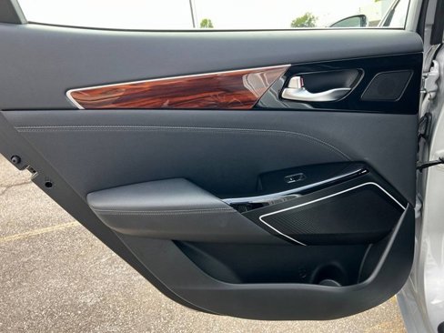 Used 2017 Kia Cadenza Premium image 28